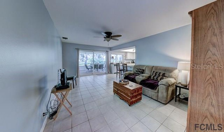 Photo 23 of 39 - 11 Crompton Pl, Palm Coast, FL 32137