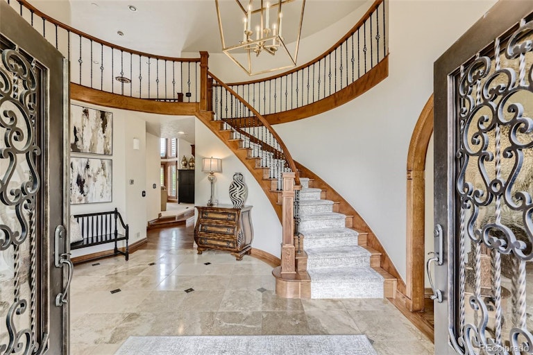 Photo 4 of 31 - 8378 Colonial Dr, Lone Tree, CO 80124