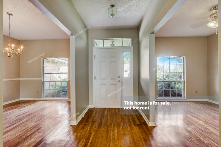Photo 21 of 33 - 10435 Marble Egret Ct W, Jacksonville, FL 32257