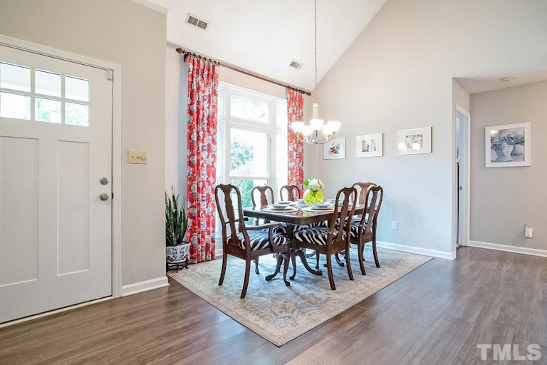 Photo 5 of 33 - 12317 Inglehurst Dr, Raleigh, NC 27613