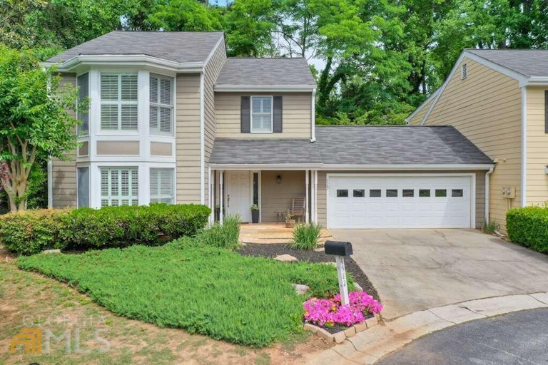 Photo 1 of 43 - 4582 Village Oaks Ct, Atlanta, GA 30338
