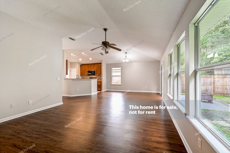 Photo 5 of 33 - 1088 Beckingham Dr, Saint Augustine, FL 32092