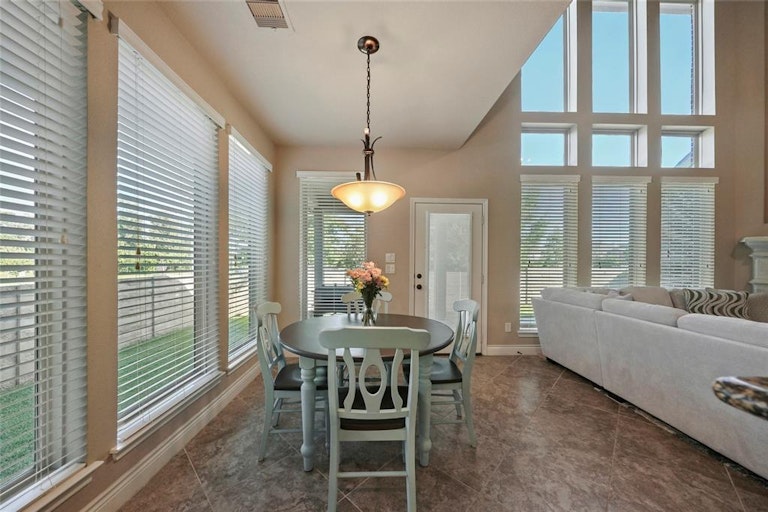 Photo 13 of 47 - 27390 Pendleton Trace Dr, Spring, TX 77386
