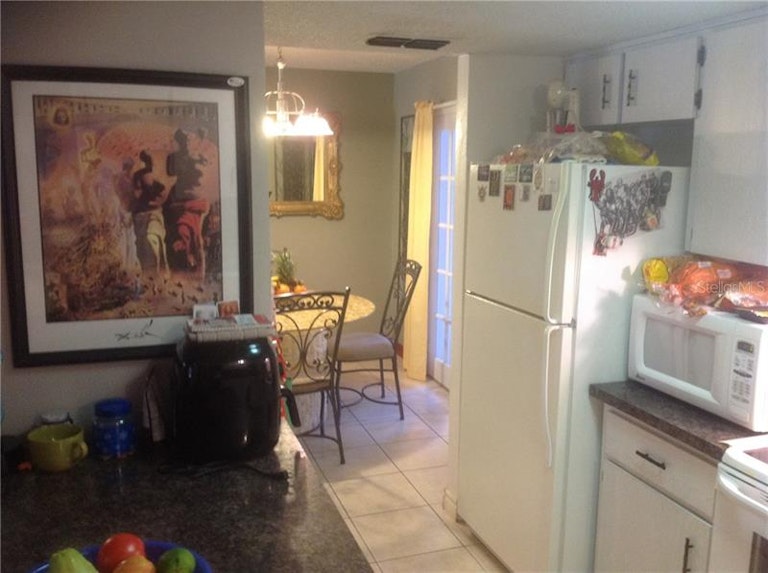 Photo 4 of 10 - 33092 Patrice Rd, Dade City, FL 33523