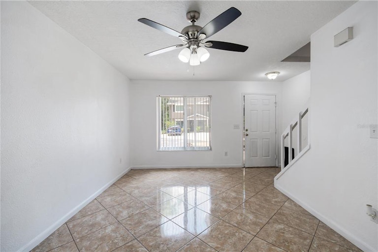 Photo 16 of 31 - 130 Kristi Ann Ct, Winter Springs, FL 32708