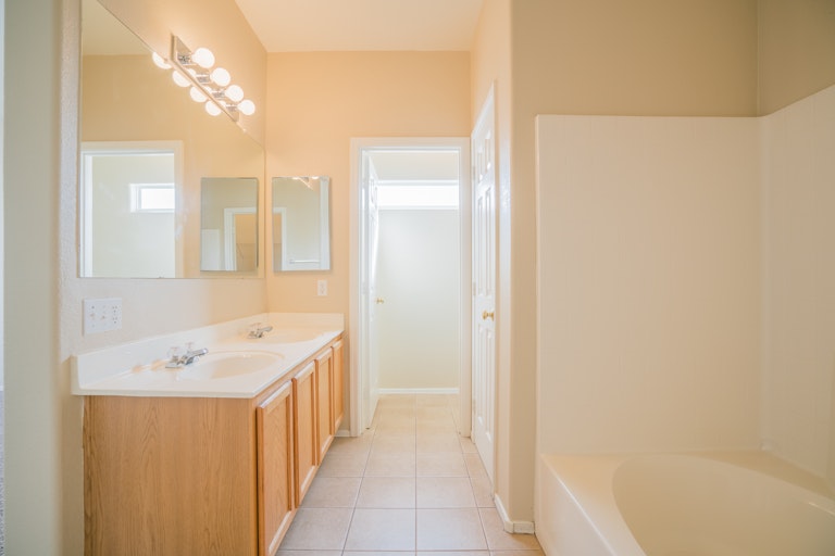Photo 13 of 19 - 13207 W Crocus Dr, Surprise, AZ 85379