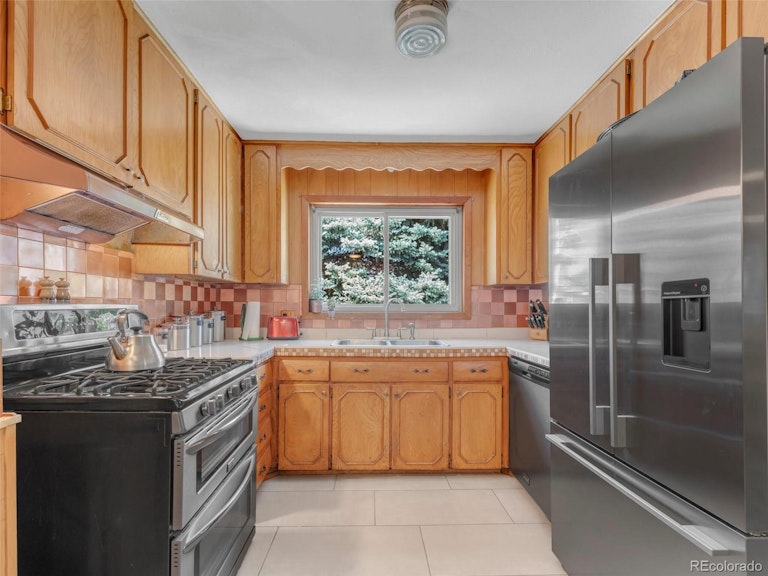 Photo 17 of 40 - 190 E 106th Ave, Northglenn, CO 80233