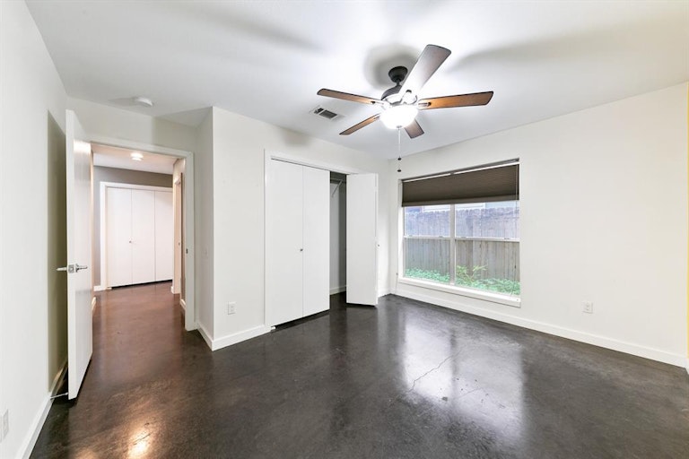 Photo 10 of 43 - 2966 Commerce St, Houston, TX 77003