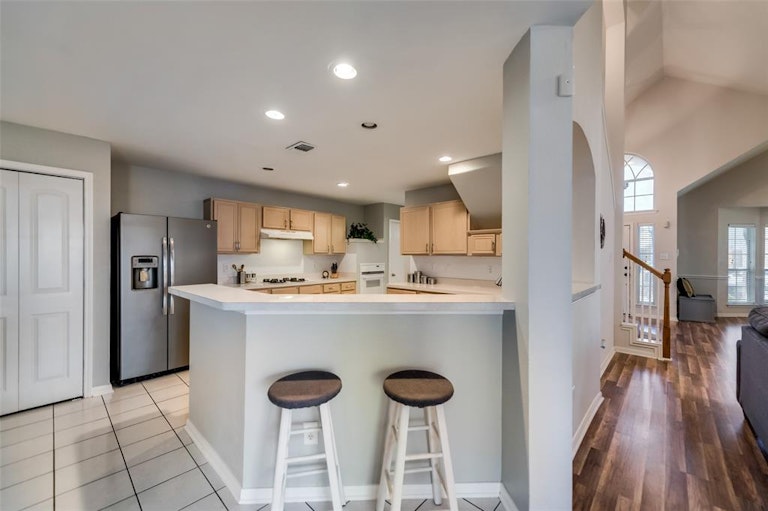 Photo 15 of 40 - 8801 Clearlake Dr, Rowlett, TX 75088