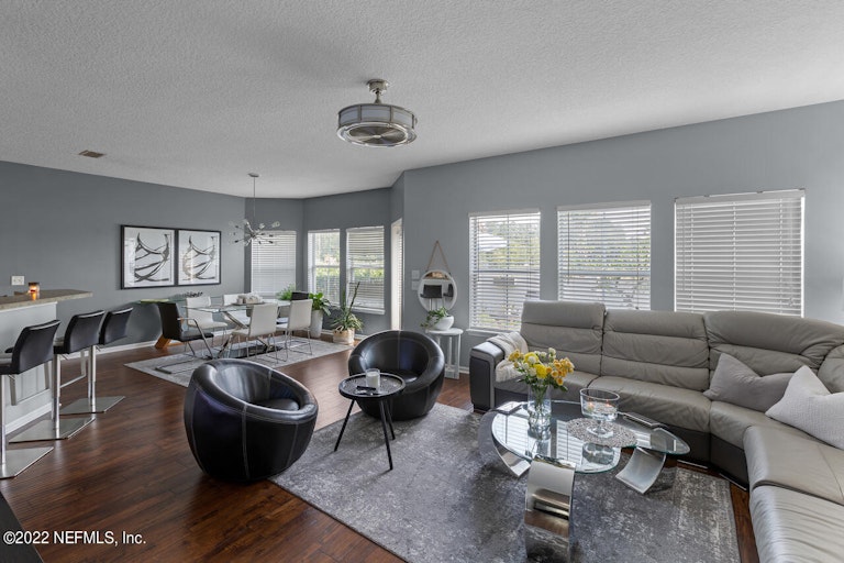 Photo 6 of 40 - 6304 Pendragon Pl, Jacksonville, FL 32258