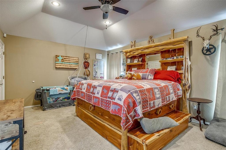 Photo 29 of 40 - 509 Arbor Lawn Dr, Burleson, TX 76028
