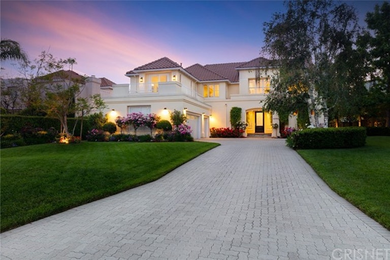Photo 1 of 75 - 10749 Baile Ave, Chatsworth, CA 91311
