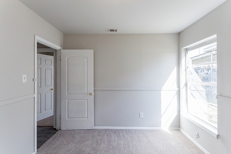 Photo 18 of 18 - 343 Surrells Ave, San Antonio, TX 78228