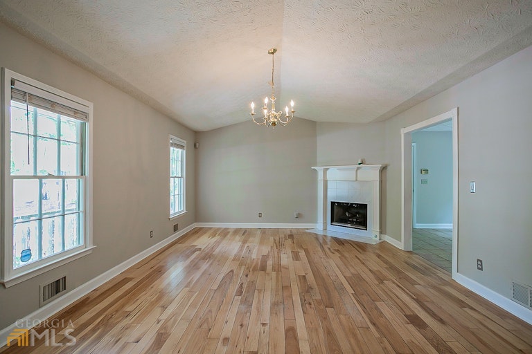 Photo 3 of 26 - 4695 Brandon Acres Ln, Buford, GA 30519