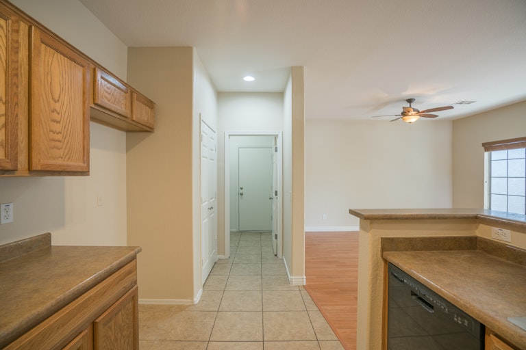 Photo 4 of 25 - 20021 N 49th Dr, Glendale, AZ 85308