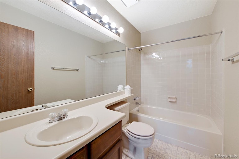 Photo 21 of 28 - 66 S Moline St, Aurora, CO 80012