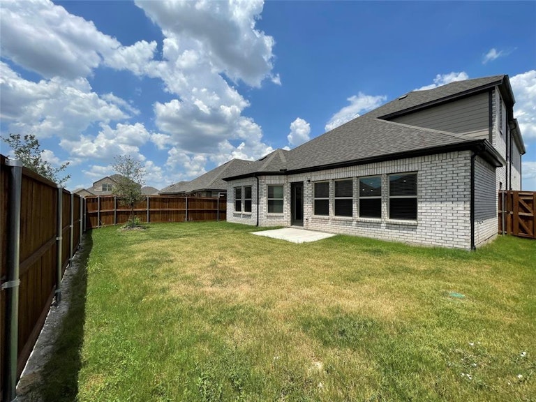 Photo 28 of 39 - 3209 Puffin Ln, Celina, TX 75009