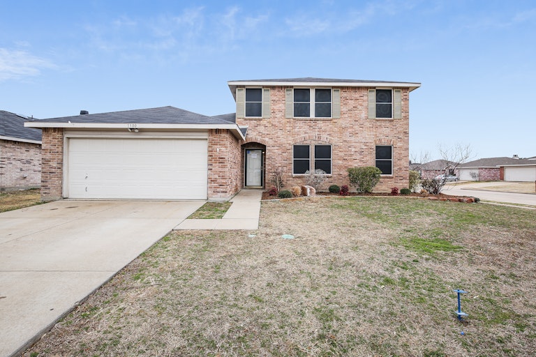 Photo 1 of 32 - 1300 Anna Lea Ln, Burleson, TX 76028