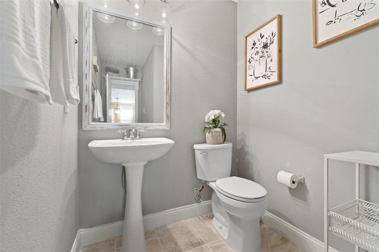 Photo 11 of 27 - 381 Bayberry Dr, Fate, TX 75087