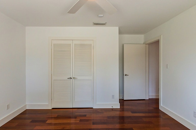 Photo 17 of 28 - 7050 Gaston Ave, Dallas, TX 75214