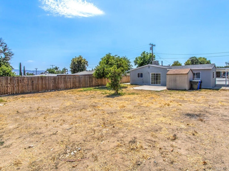 Photo 18 of 23 - 6705 Lynwood Way, Highland, CA 92346