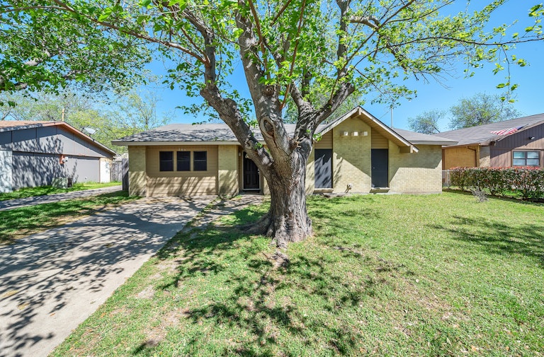 Photo 28 of 29 - 3106 Edelweiss Dr, Grand Prairie, TX 75052