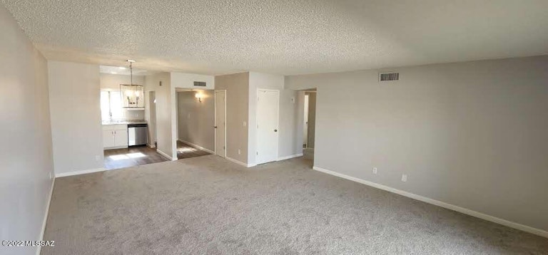 Photo 4 of 15 - 908 S Pantano Rd, Tucson, AZ 85710