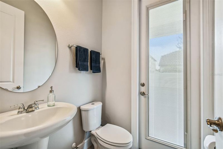 Photo 26 of 77 - 10430 Warrick St, Orlando, FL 32836