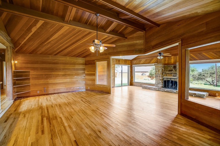 Photo 8 of 60 - 915 Lauder Dr, Spicewood, TX 78669