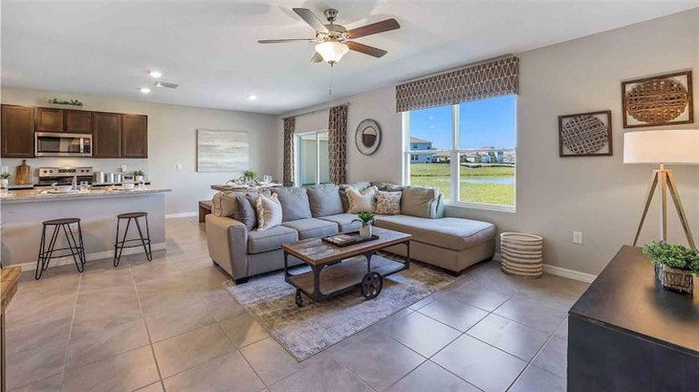 Photo 8 of 20 - 33696 Jasmine Star Loop, Wesley Chapel, FL 33543