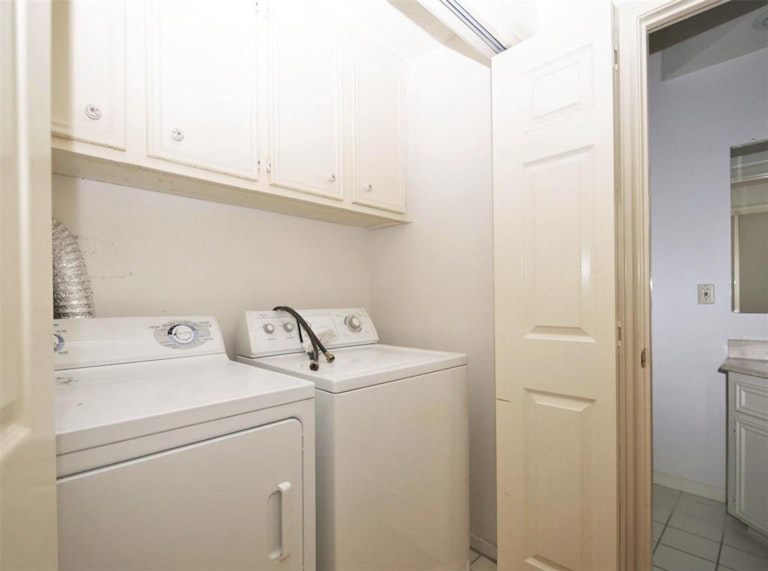 Photo 14 of 28 - 727 Bunker Hill Rd #40, Houston, TX 77024