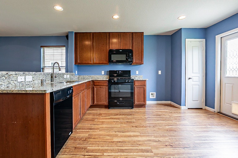 Photo 4 of 22 - 923 Salado Slough Ln, Rosenberg, TX 77471