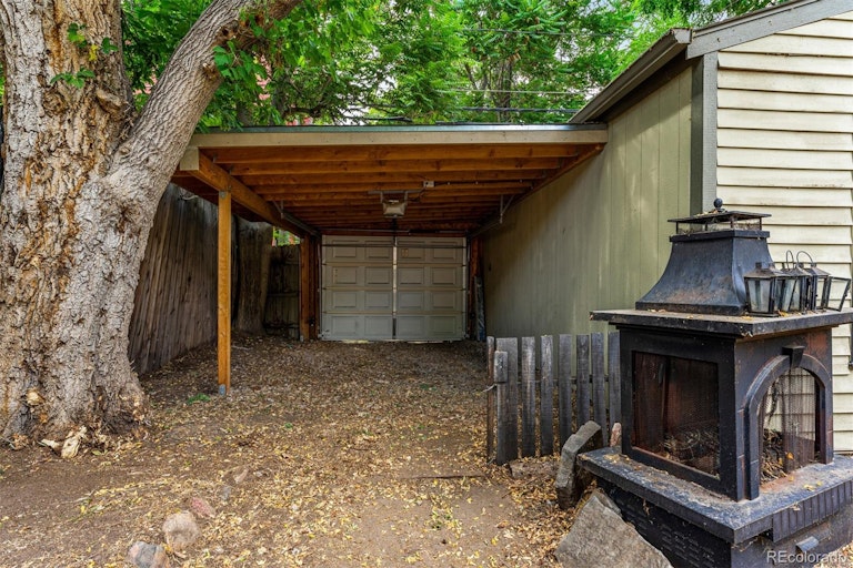 Photo 32 of 40 - 2917 Glenarm Pl, Denver, CO 80205