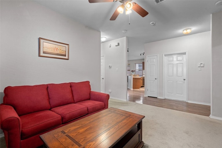Photo 24 of 37 - 414 Las Colinas Dr, Leander, TX 78641