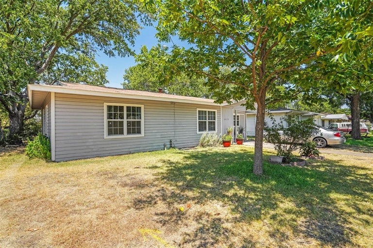 Photo 27 of 29 - 612 Highland Dr, Arlington, TX 76010