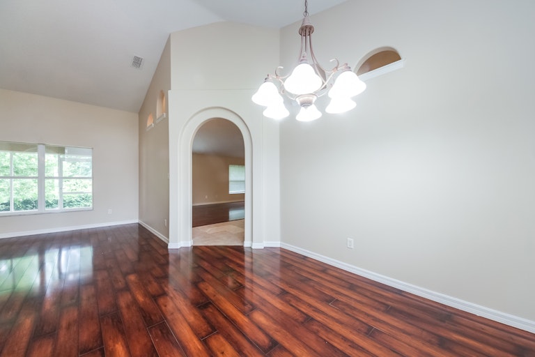 Photo 11 of 27 - 2207 Wolf Ridge Ln, Mount Dora, FL 32757