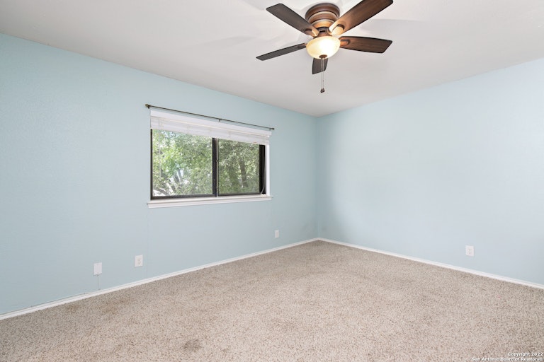 Photo 19 of 24 - 5959 Woodridge Cv, San Antonio, TX 78249