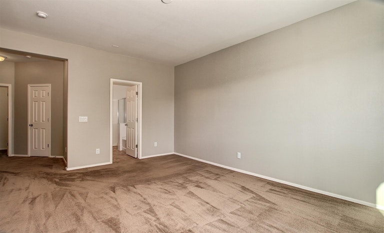 Photo 13 of 28 - 8121 S 23rd Dr, Phoenix, AZ 85041
