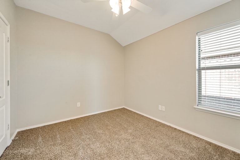 Photo 22 of 27 - 8508 Minturn Dr, Fort Worth, TX 76131