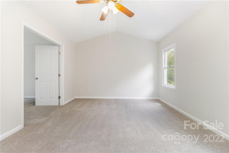 Photo 22 of 32 - 11231 Shandon Way Ln, Charlotte, NC 28262