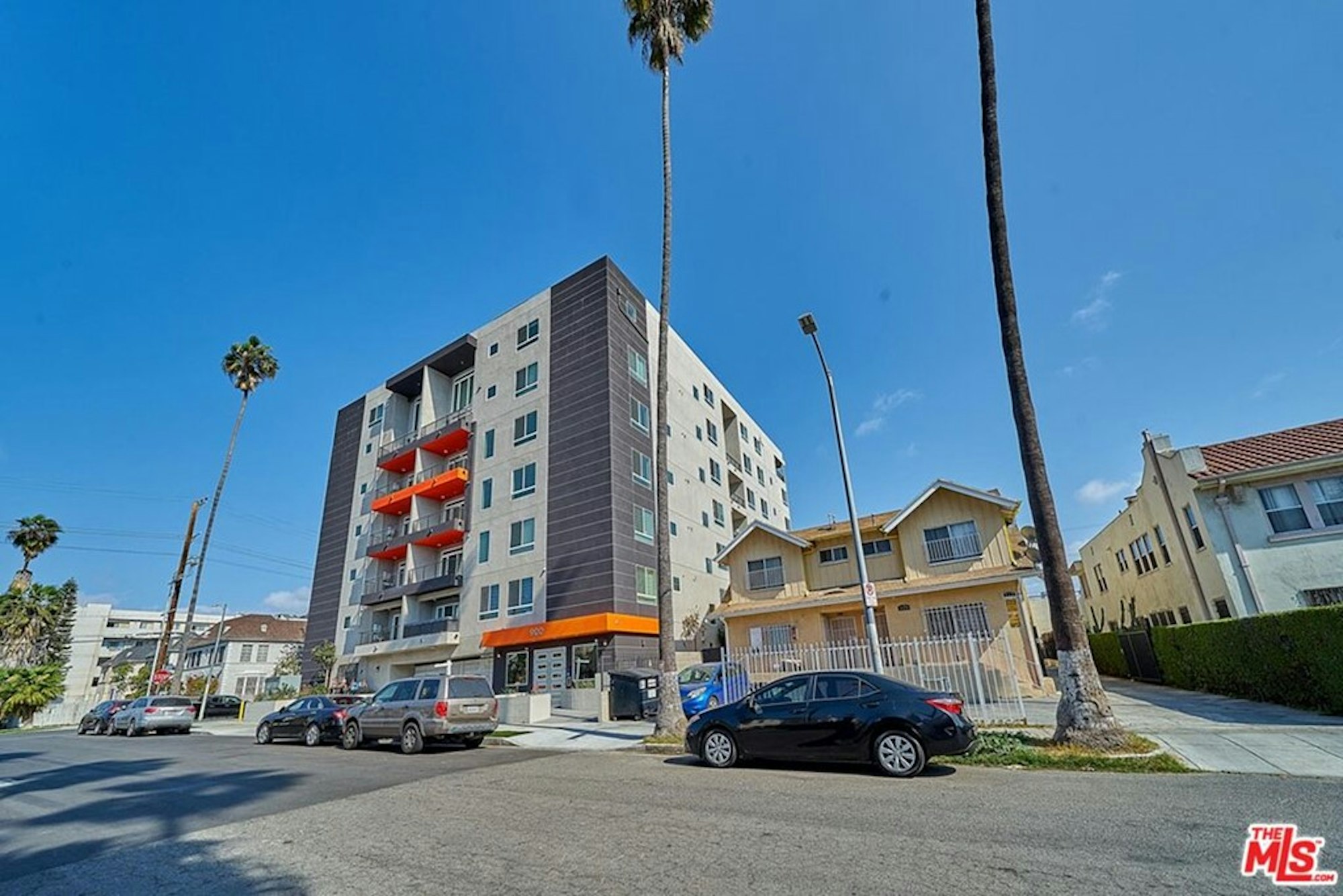 Photo 1 of 29 - 900 S Kenmore Ave Unit PH2, Los Angeles, CA 90006