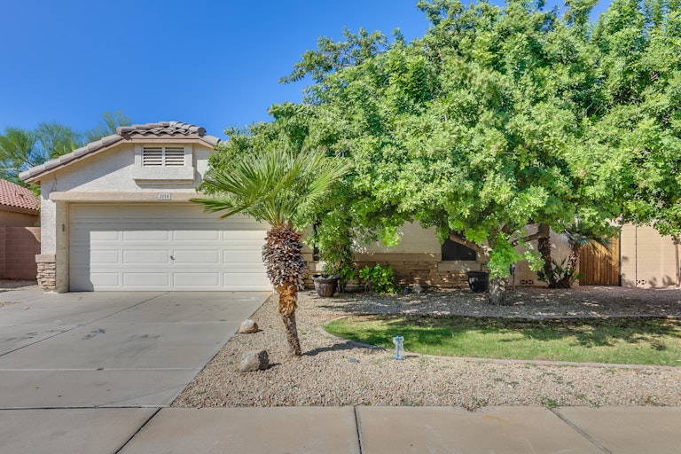 Photo 1 of 26 - 2058 S Voyager Dr, Gilbert, AZ 85295