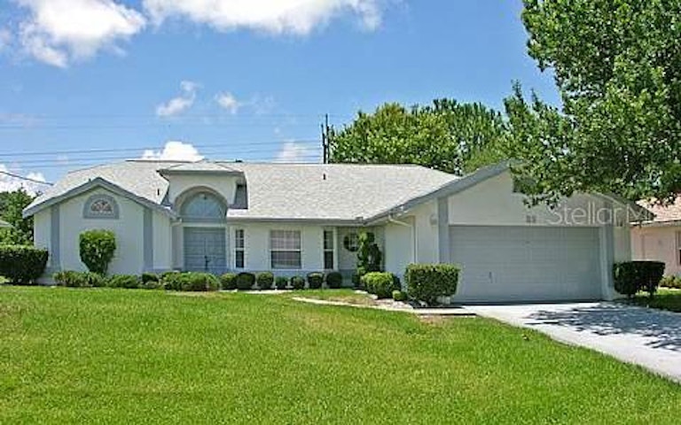Photo 1 of 1 - 22 Fairbank Ln, Palm Coast, FL 32137