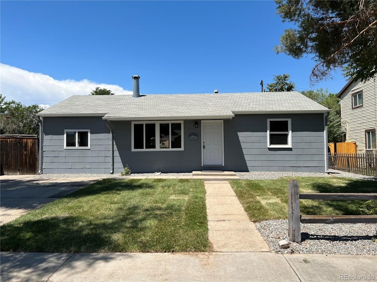 Photo 1 of 29 - 715 Lansing St, Aurora, CO 80010