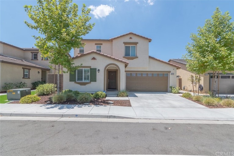 Photo 3 of 40 - 29312 Abelia Ln, Lake Elsinore, CA 92530