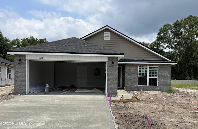 Photo 1 of 11 - 8058 Belsay Cir, Jacksonville, FL 32219
