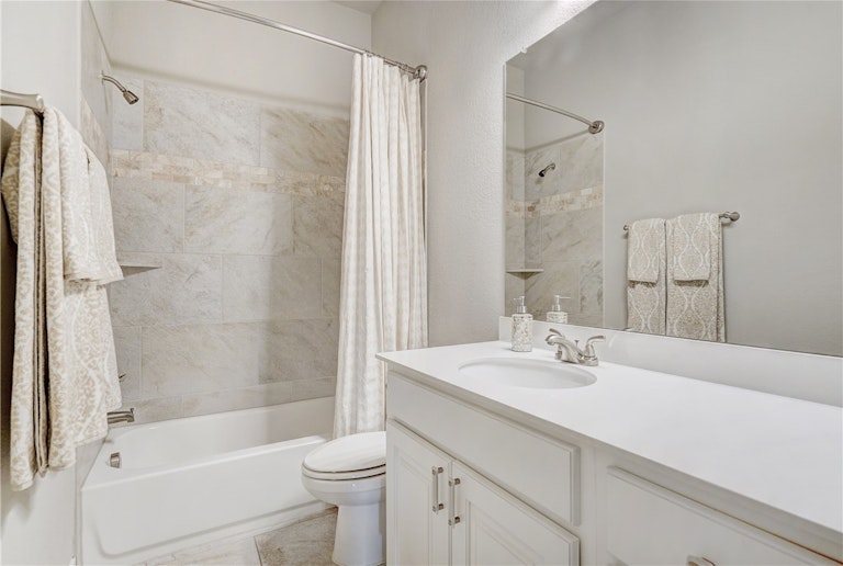 Photo 32 of 40 - 313 La Grotta Ln, Georgetown, TX 78628