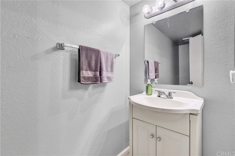 Photo 23 of 31 - 1974 E Lynwood Dr #2B, San Bernardino, CA 92404