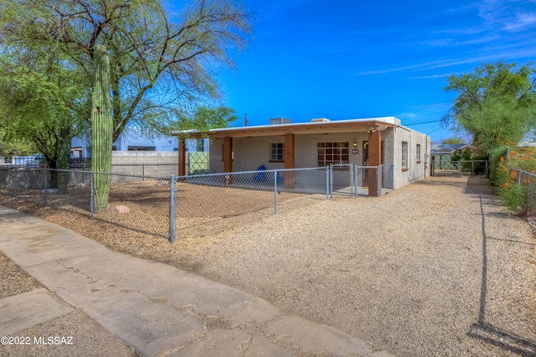 Photo 4 of 40 - 4649 E 16th St, Tucson, AZ 85711