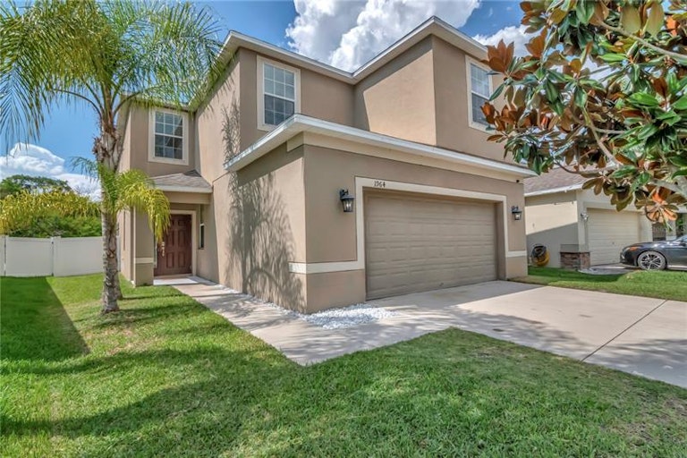 Photo 3 of 47 - 1964 Hawks View Dr, Ruskin, FL 33570